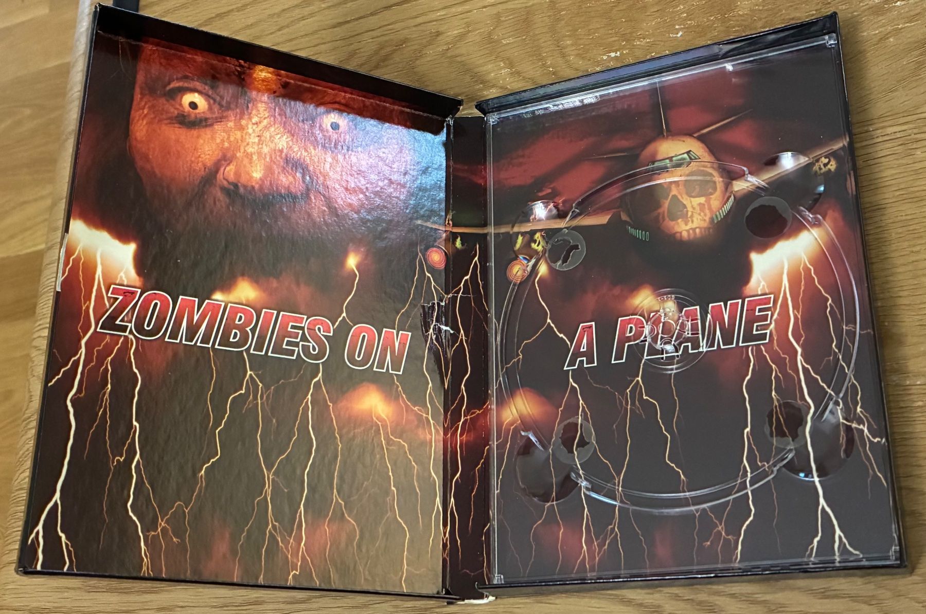 Tutti i DVDs: Plane Dead: Zombies on a Plane / DVD Hartbox – Usato da Bern venduto da RageMM87 3