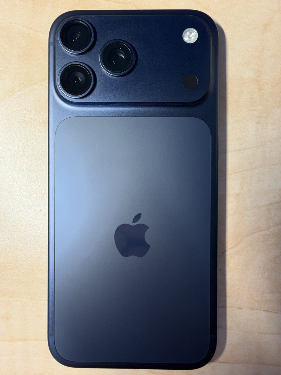 Apple Telefoni cellulari / Smartphones: iPhone 17 Pro Max Deep Blue 512GB – Usato da Feusisberg venduto da cola-light 1