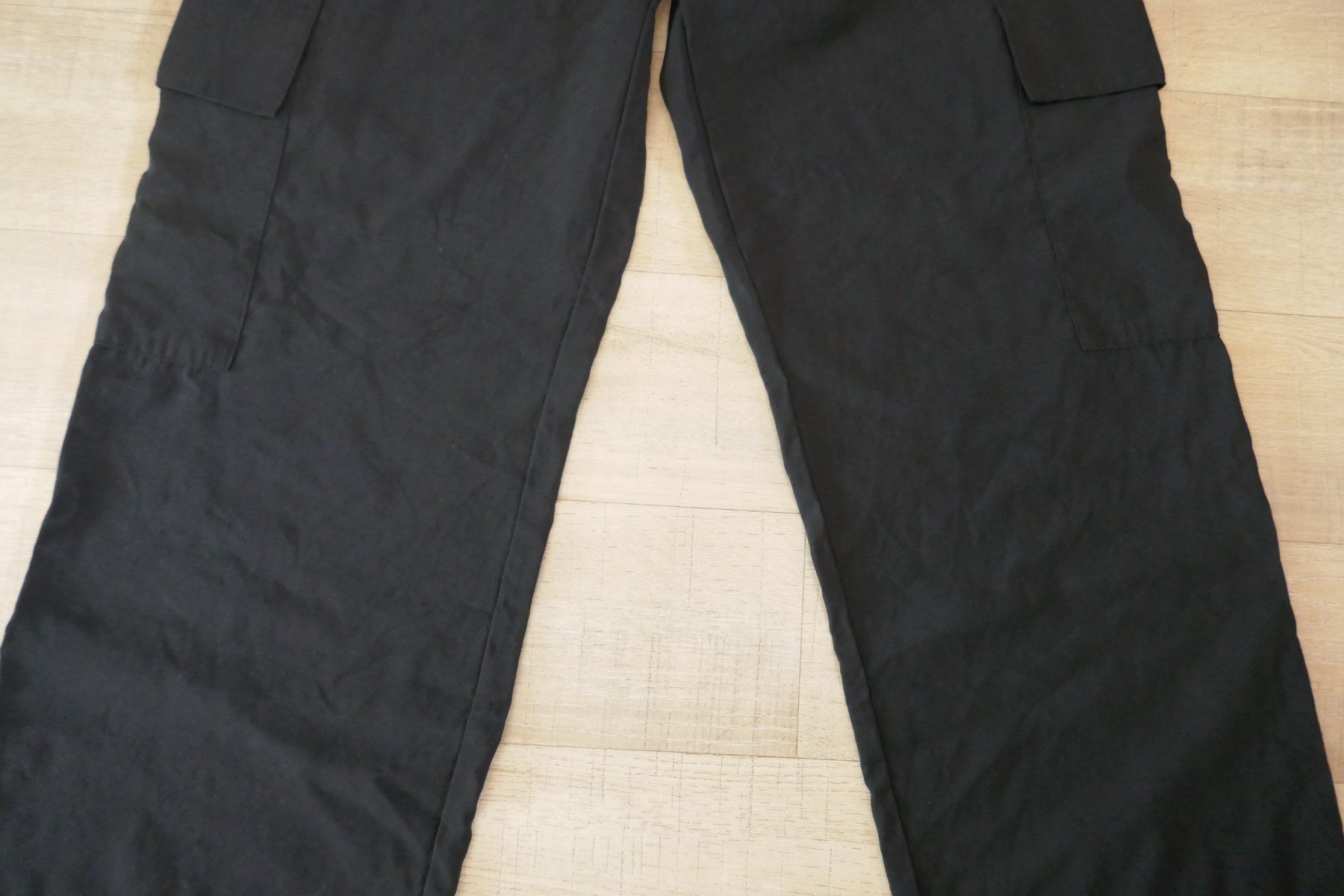 Pantalons: Cargohose schwarz, Gr. M, leichter Stoff – D'occasion à Port par uzuku 3