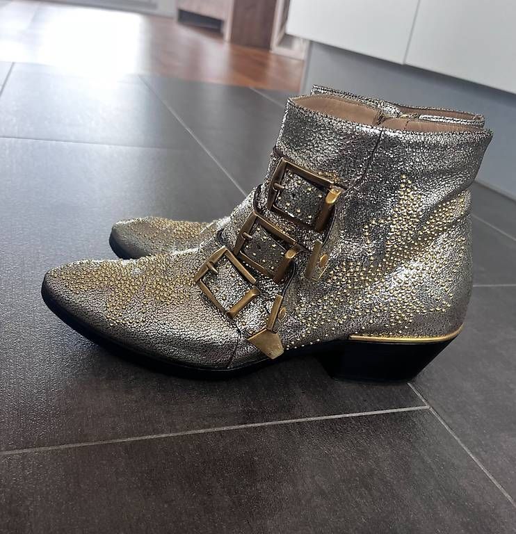 Scarpe da donna: Suzanna boots Chloe 37.5 – Usato da Wilen b. Wil venduto da Draley