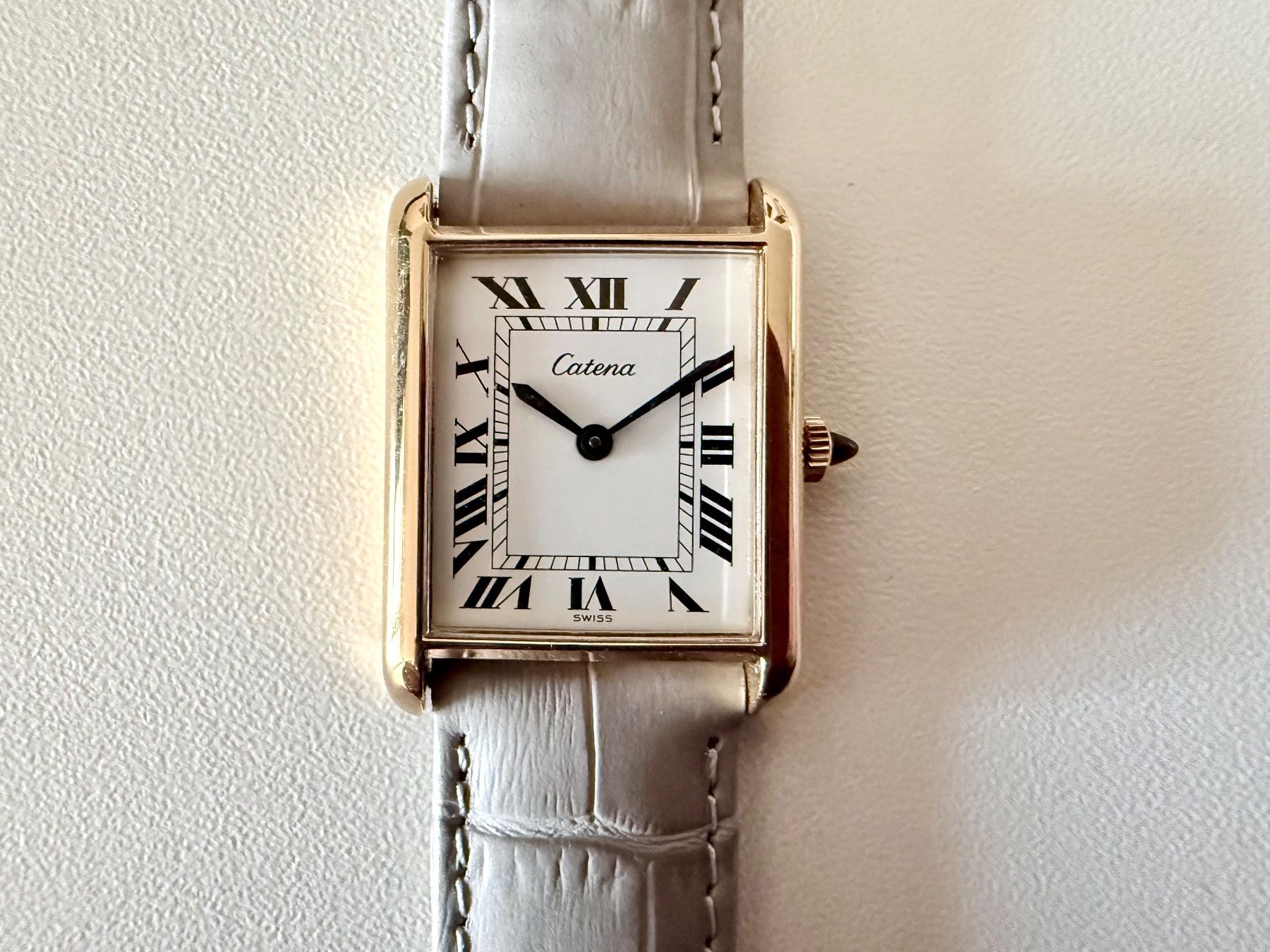 Orologi: CATENA "Tank" type, MEDIUM, Plaqué or, Mechanical, Swiss – Nuovo e nell'imballaggio originale da Le Mont-sur-Lausanne venduto da LycaGallery 1