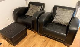 2 Ledersessel mit Hocker