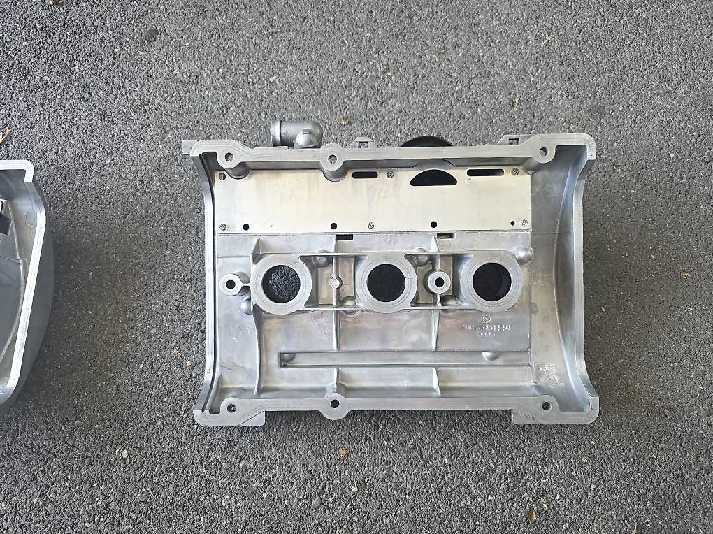 Toutes les pièces auto: Audi S4/RS4 B5 Ventildeckel – D'occasion à Zug par Edvard10 1