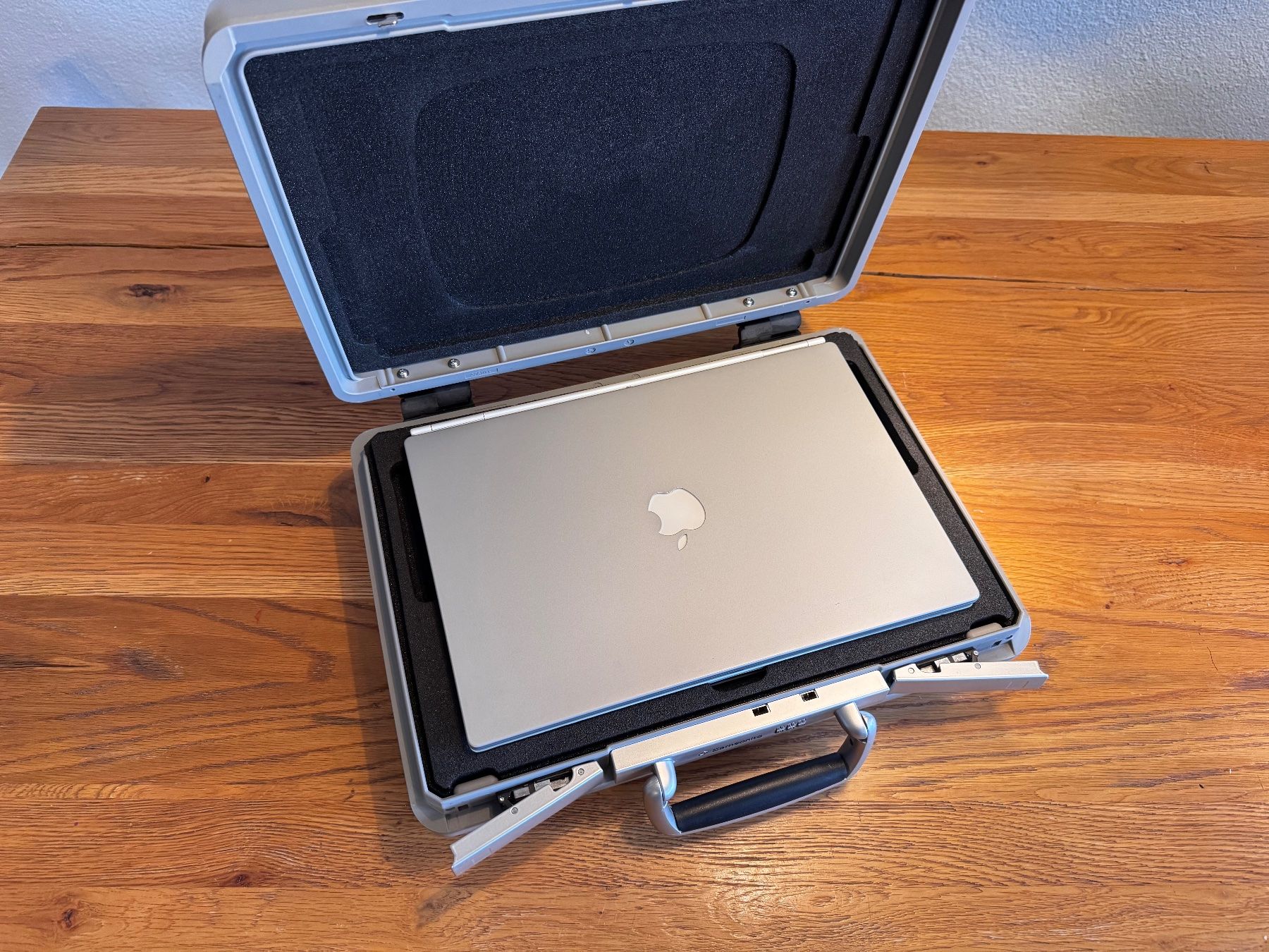 Apple Notebook: 007-Set: PowerBook G4 Titanium 1GHz | SSD | Samsonite – Usato da Neuenhof venduto da m3nin0