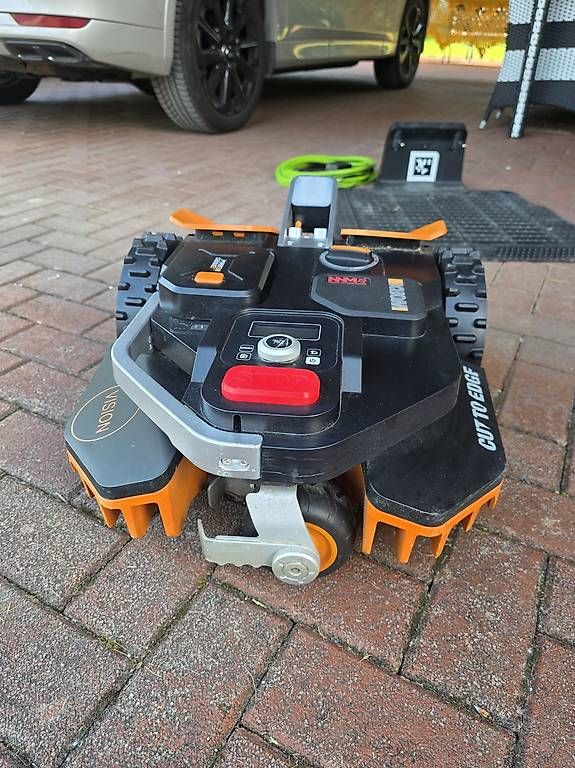 Worx Tagliaerba: Worx Landroid Vision WR206E Mähroboter – Usato da Gretzenbach venduto da Holzbalkenbett 2