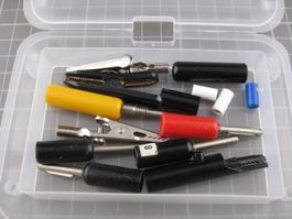 Klemmen und Stecker