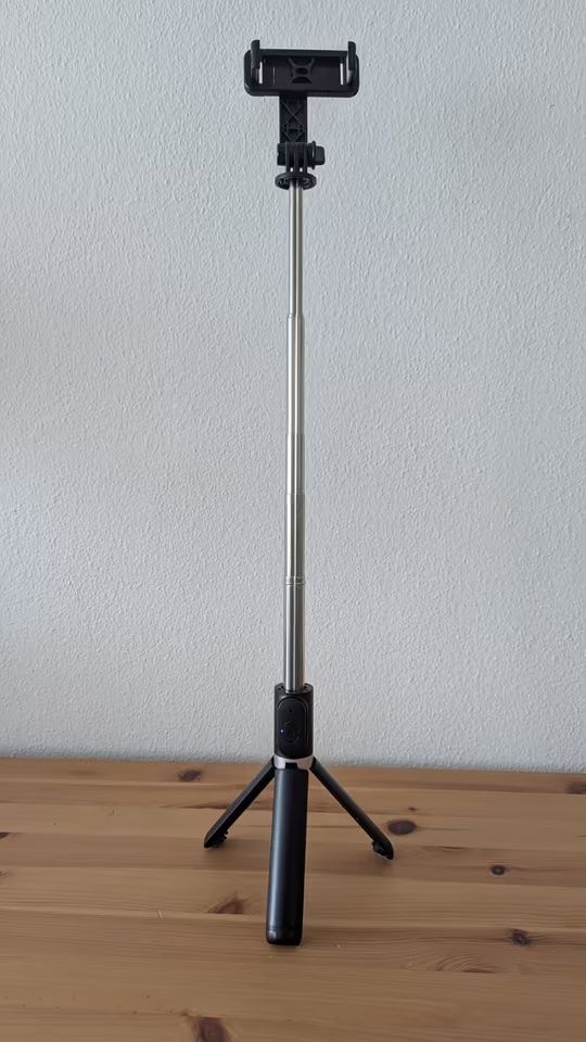 Treppiedi & Teste: TOKQI Selfiestick Tripod mit Bluetooth, – Usato da Lausanne venduto da AufLiebesehen 3