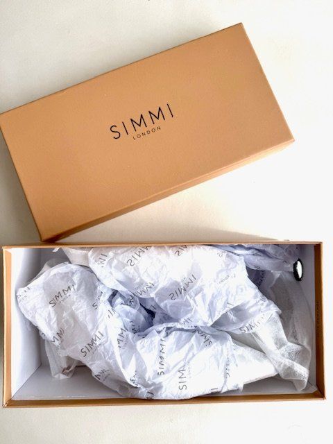 Scarpe da donna: Weisse elegante Slingpumps, Gr. 38, neu – Nuovo e nell'imballaggio originale da Niederhasli venduto da Arena15 6