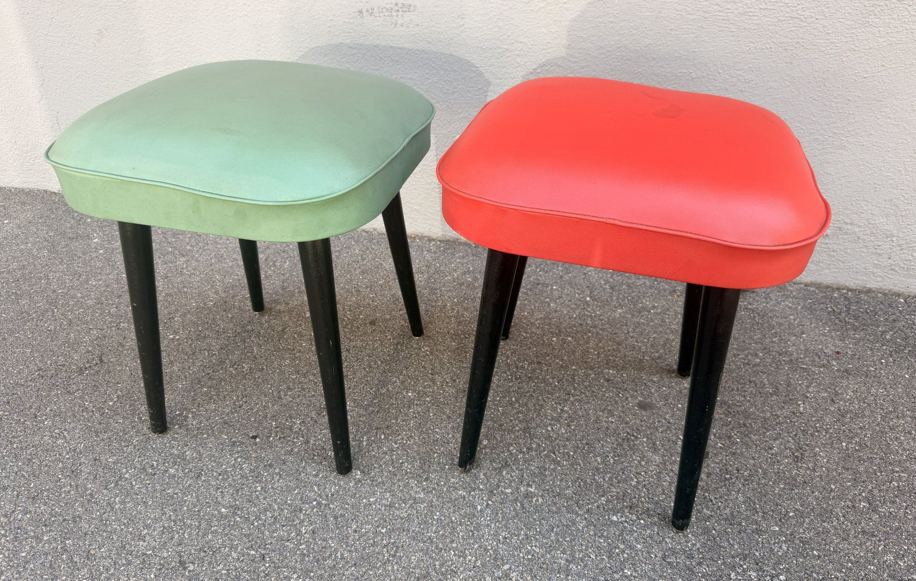 Hocker: THONET Hocker – Gebraucht aus Zürich von Enoooo