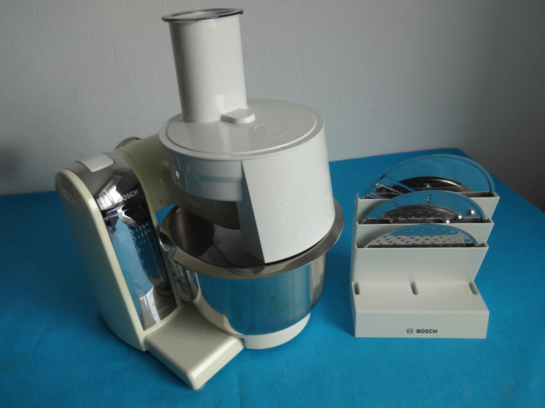 Bosch Elettrodomestici da cucina: * BOSCH - electronic * MUM 46 / 550 Watt – Usato da Frauenfeld venduto da Riaa 2