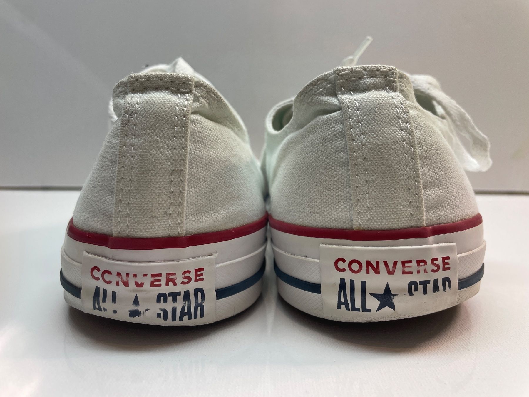 Converse Chaussures hommes: Weisse Converse 'All Star' in Grösse 42.5 – D'occasion à Wolfhausen par Mawere 2