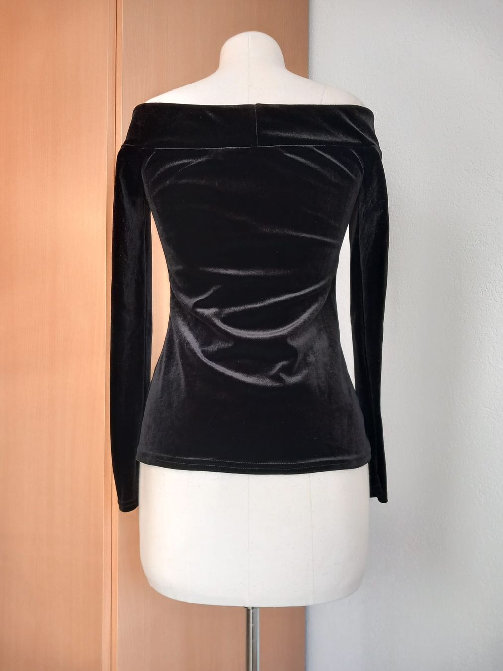 Maglioni & Felpe: NEUWERTIGER Damen Samt Pullover von Wallis Gr. 36/34 – Usato da Winterthur venduto da Jopf1 2