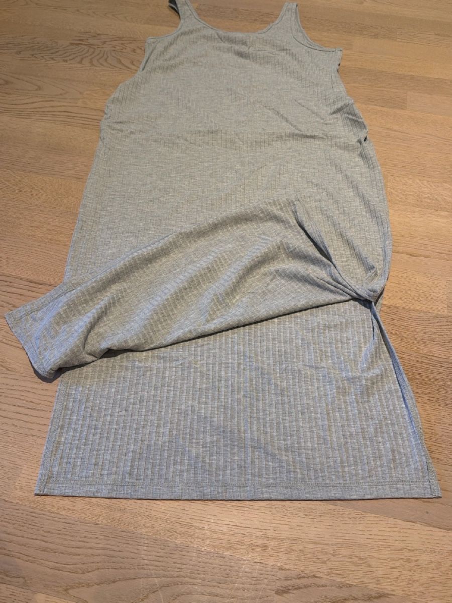 H&M Kleider: Umstandskleid grau | Grösse M – Gebraucht aus Emmetten von coluna_6376 1