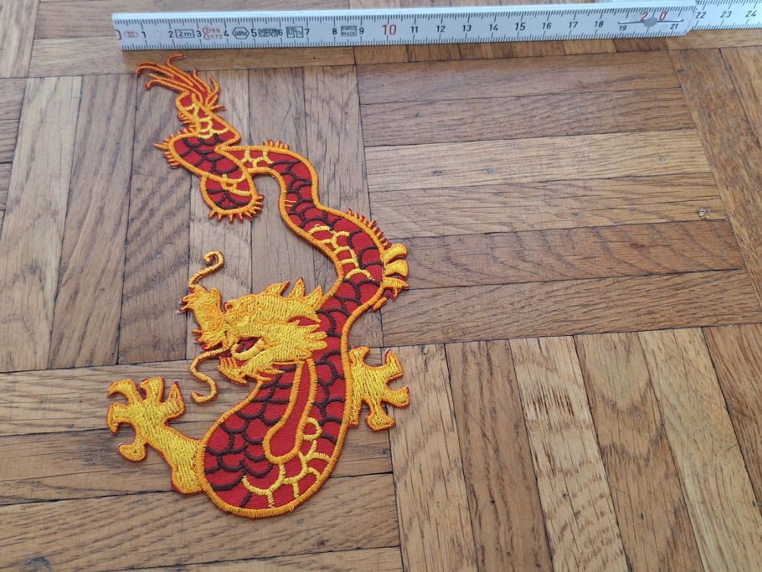 Toppe: Japanischer Drache Bügel Bild – Usato da Wetzikon ZH venduto da NaWetzi 1