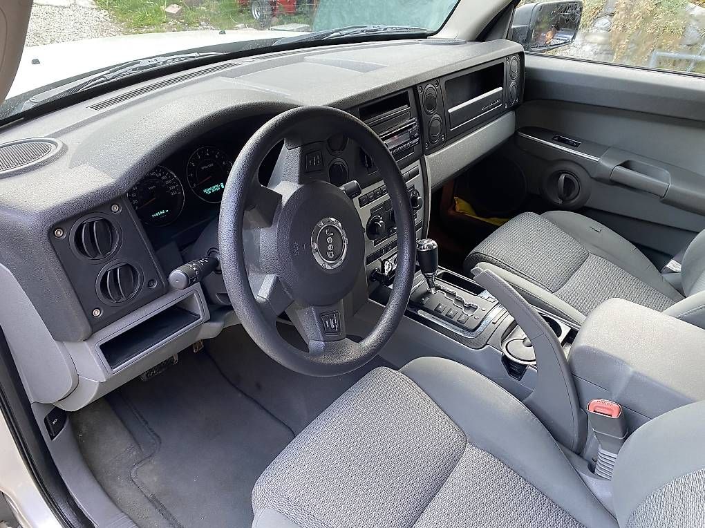 Jeep Automobili: Jeep Comander 4.7 V8 Bärenstark – Usato da Wolhusen venduto da Amarello0 4