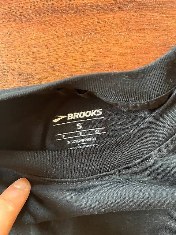 Pullover & Sweatshirts: Brooks-Langarmshirt Women – Gebraucht aus Buttisholz von Katja_H