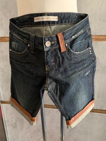 Gestuz  Shorts Jeans Leder Nieten W 27 zu Chucks Sandalen