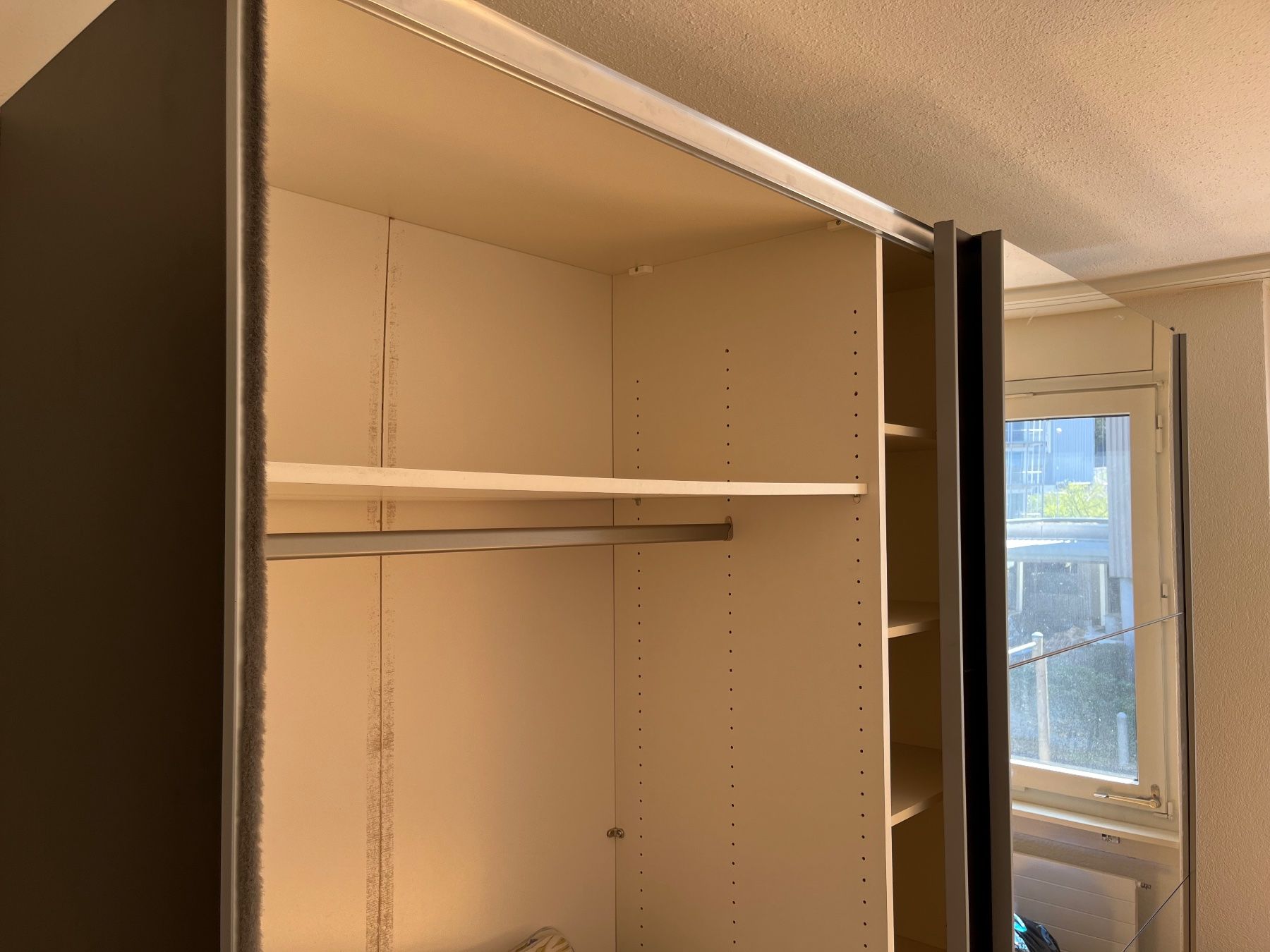 Armadi: Hochwertiger Kleiderschrank – Usato da Trimbach venduto da mm1 3