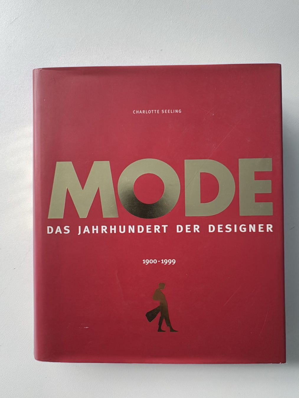 Livres: Mode - Das Jahrhundert der Designer – D'occasion à Basel par Kornblumen