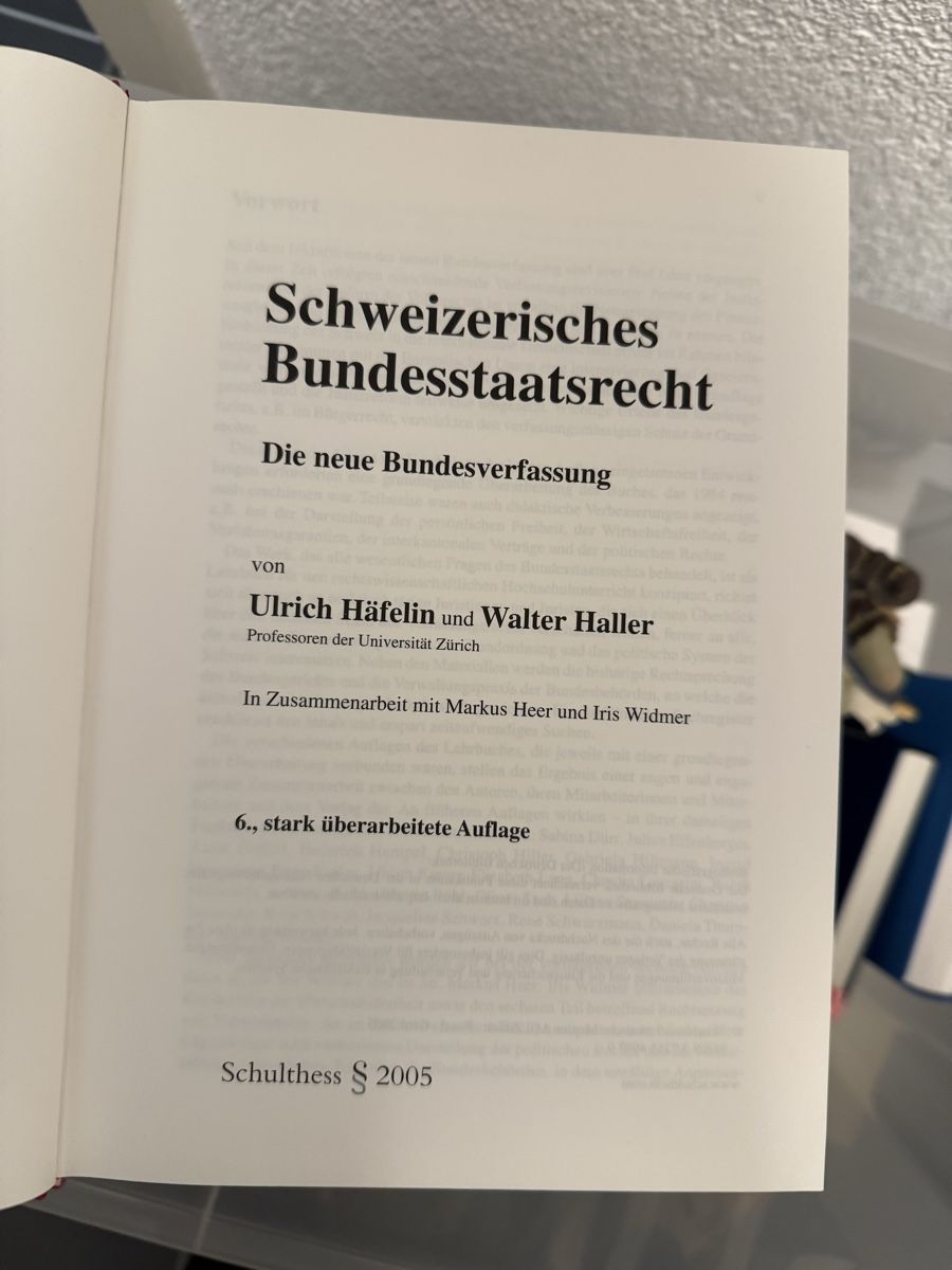 Libri: Schweizerisches Bundesstaatsrecht – Usato da Luzern venduto da bia_v2fl 1