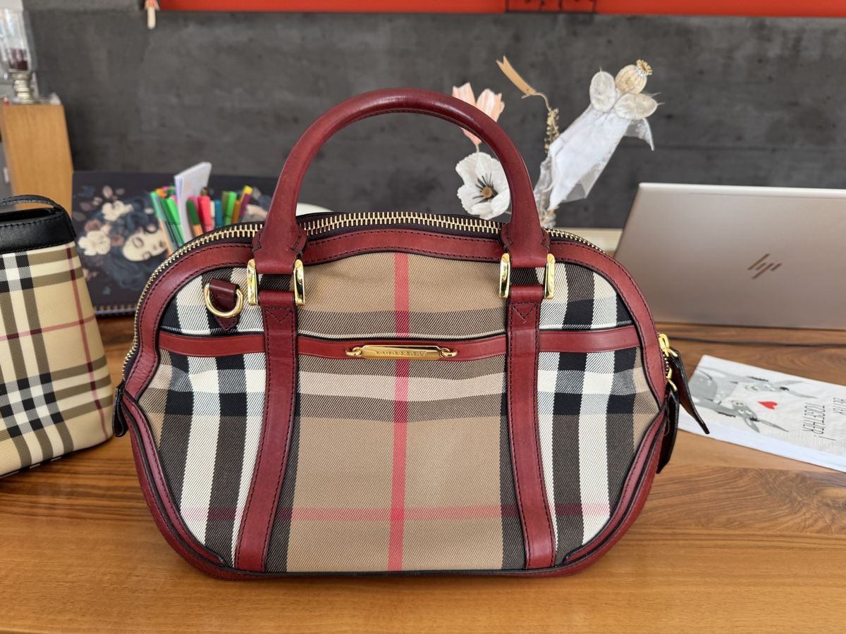 Burberry Borse da donna: Burberry Handtasche Check canvas top zustsnd – Usato da Gipf-Oberfrick venduto da Iberico