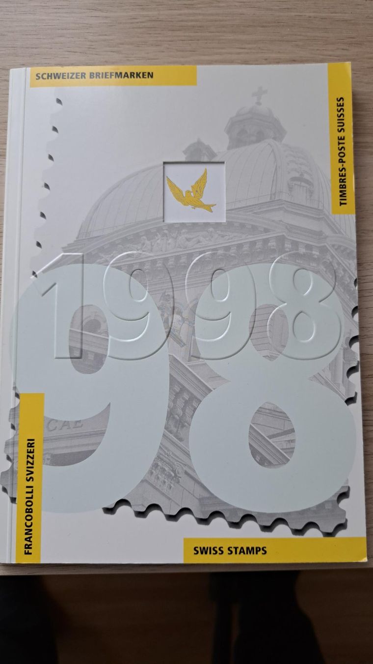 Tutti i francobolli: Schweizer Briefmarken Buch 1998 – Nuovo (secondo la descrizione) da Strengelbach venduto da zruktsnre45