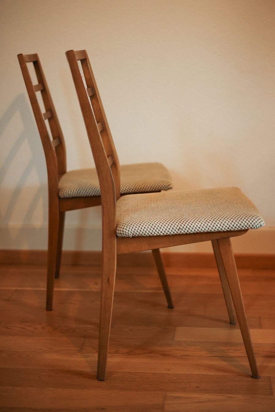Sedie: 2 restaurierte Vintage-Stühle – Usato da Bern venduto da QualitySecondHand 2