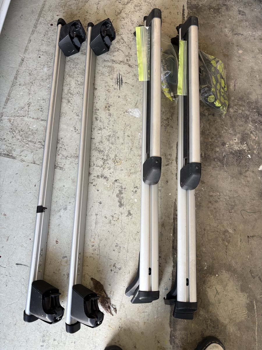 Barres de toit: Audi Ski Racks – D'occasion à Uhwiesen par clairebland23