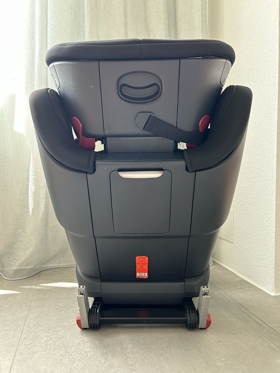 Britax Römer Seggiolini per auto: Britax Römer Kidfix Z-Line Kindersitz Schwarz – Usato da Niederhelfenschwil venduto da Anna-1212 2