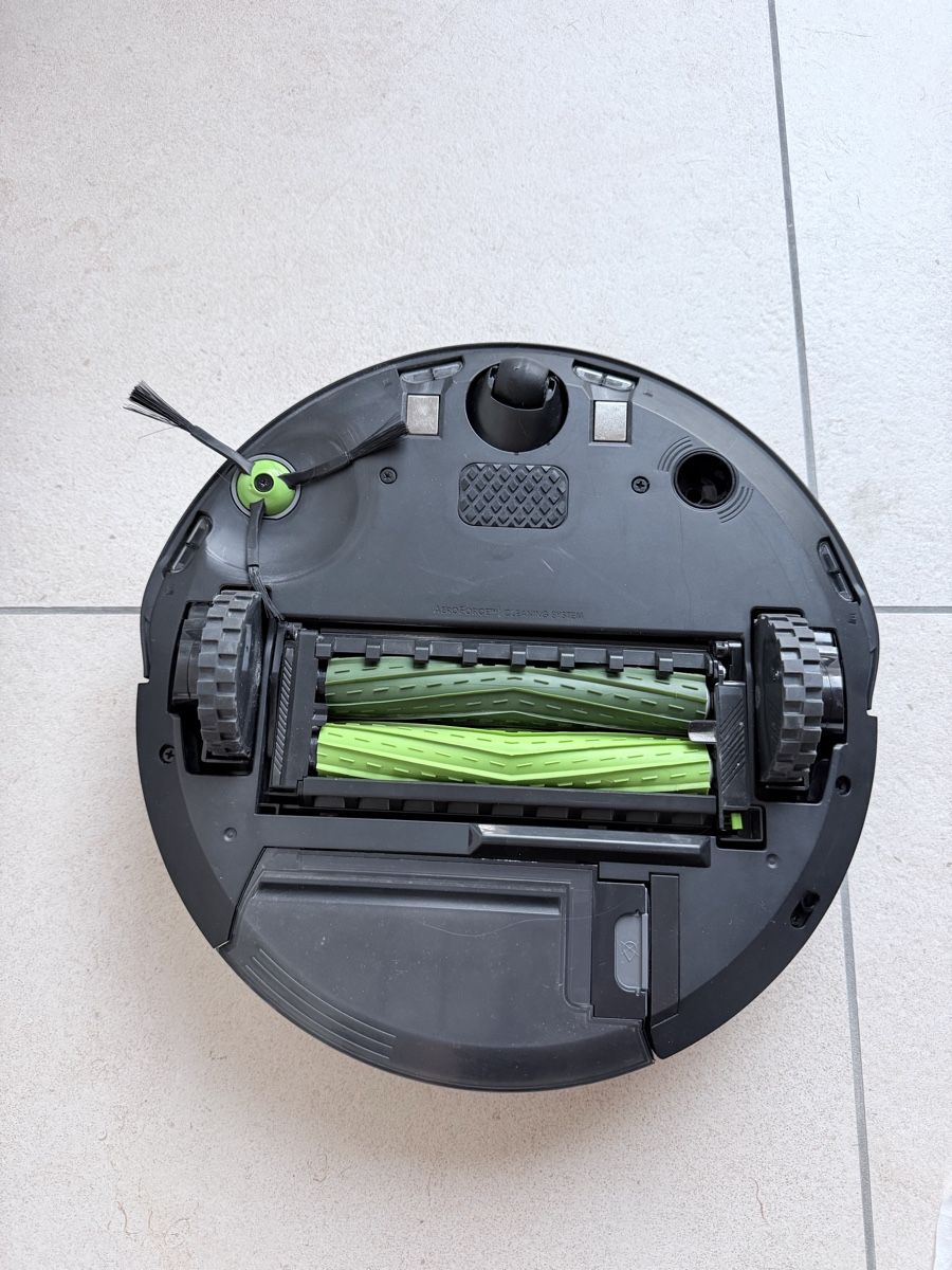 Irobot Staubsauger & Zubehör: iRobot Roomba j9 Saugroboter – Gebraucht aus Grossdietwil von mms_9022 2