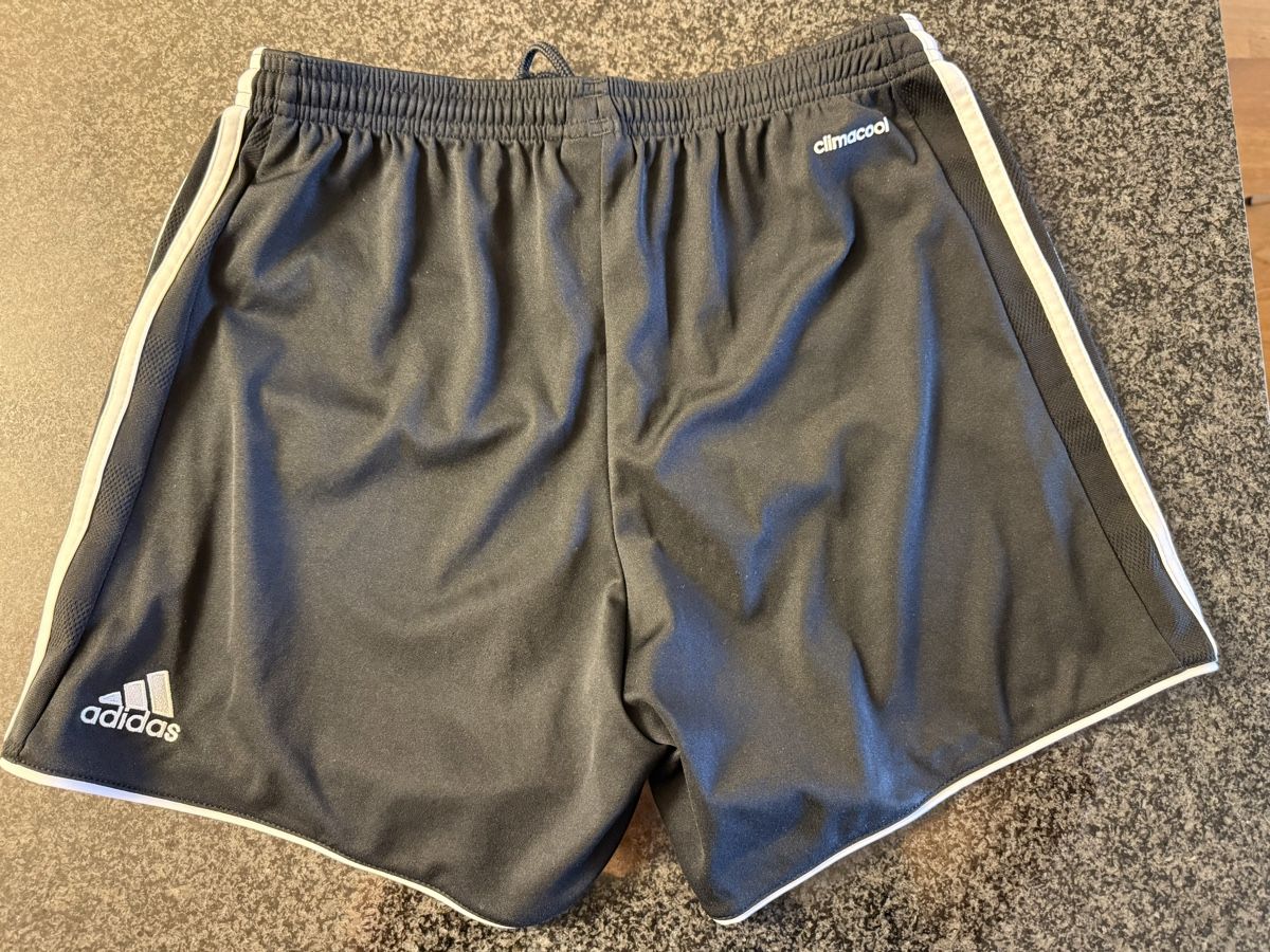 Adidas Pantaloni: Adidas Climacool Shorts schwarz Grösse S  – Usato da zürich venduto da greenmodul 2