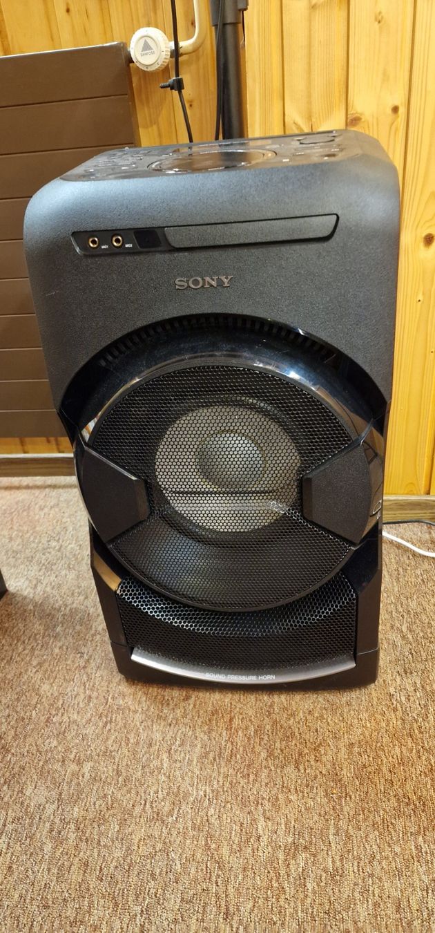 Sony Casse acustiche: Sony Mhc-Gt4d Bluetooht Lautsprecher – Usato da Wölflinswil venduto da sch_f6kk 2