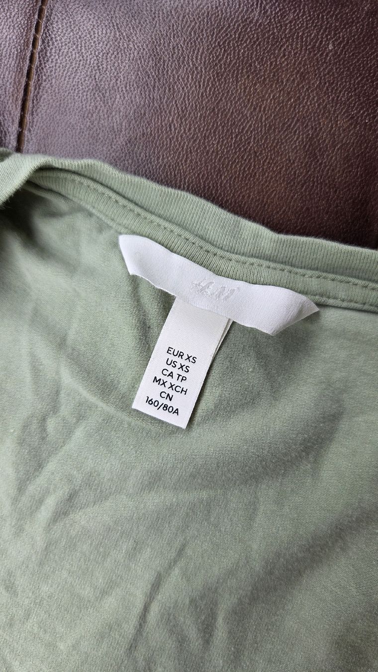 H&M Camicette, T-shirt & Top: Langarmshirt von H&M in XS – Usato da Kreuzlingen venduto da MeinKleinesAtelier 2