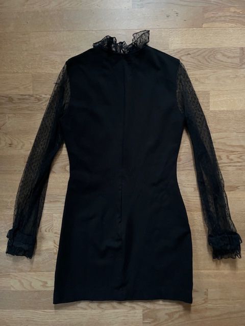 Kleider: Cocktailkleid mit Spitzenkragen schwarz – Gebraucht aus Steinmaur von Dyleila 1