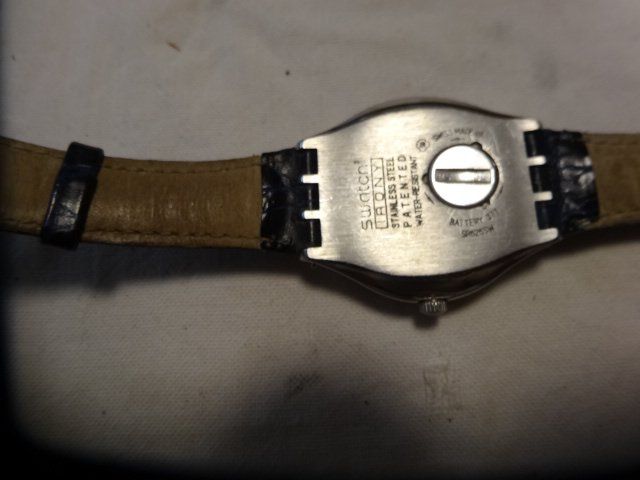 Swatch Montres: S-WATCH HERREN UHR,QUARTZ.SWISS MADE.DATE.TAG.LÄÜFT – D'occasion à zürich par ahmad01 6