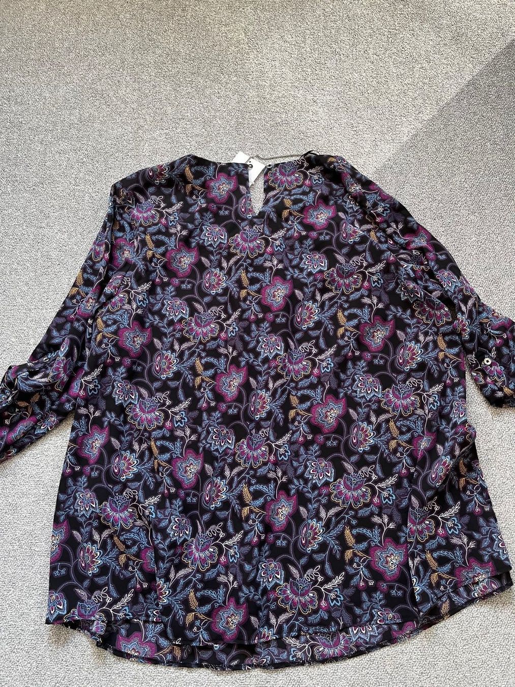 C&A Camicette: Festliche Bluse Gr 44. Fabrikneu – Nuovo e nell'imballaggio originale da Rekingen AG venduto da Barmaleus 2