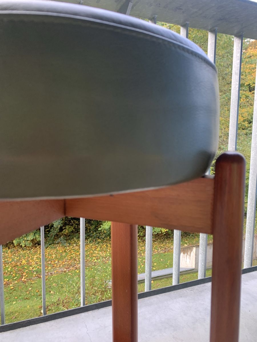 Hocker: 2 Vintage midcentury Teakholz Hocker Danish – Gebraucht aus Fribourg von GBT42 1