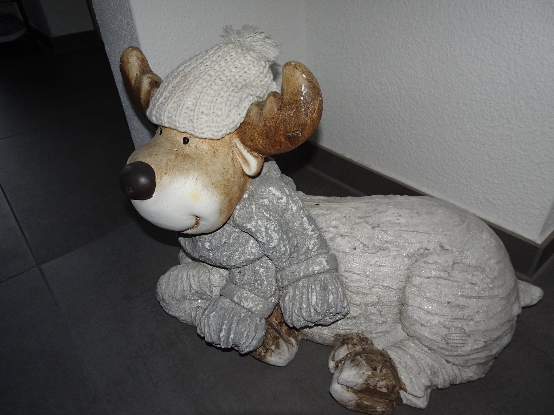 Tutte le decorazioni: Süsser Winter Elch Deko Figur – Usato da Bassersdorf venduto da Brilliance