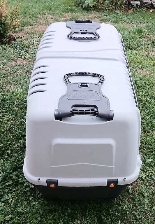 Cucce & Letti: Box pour chien moyen – Usato da Sciernes-d'Albeuve venduto da Dojo004 2