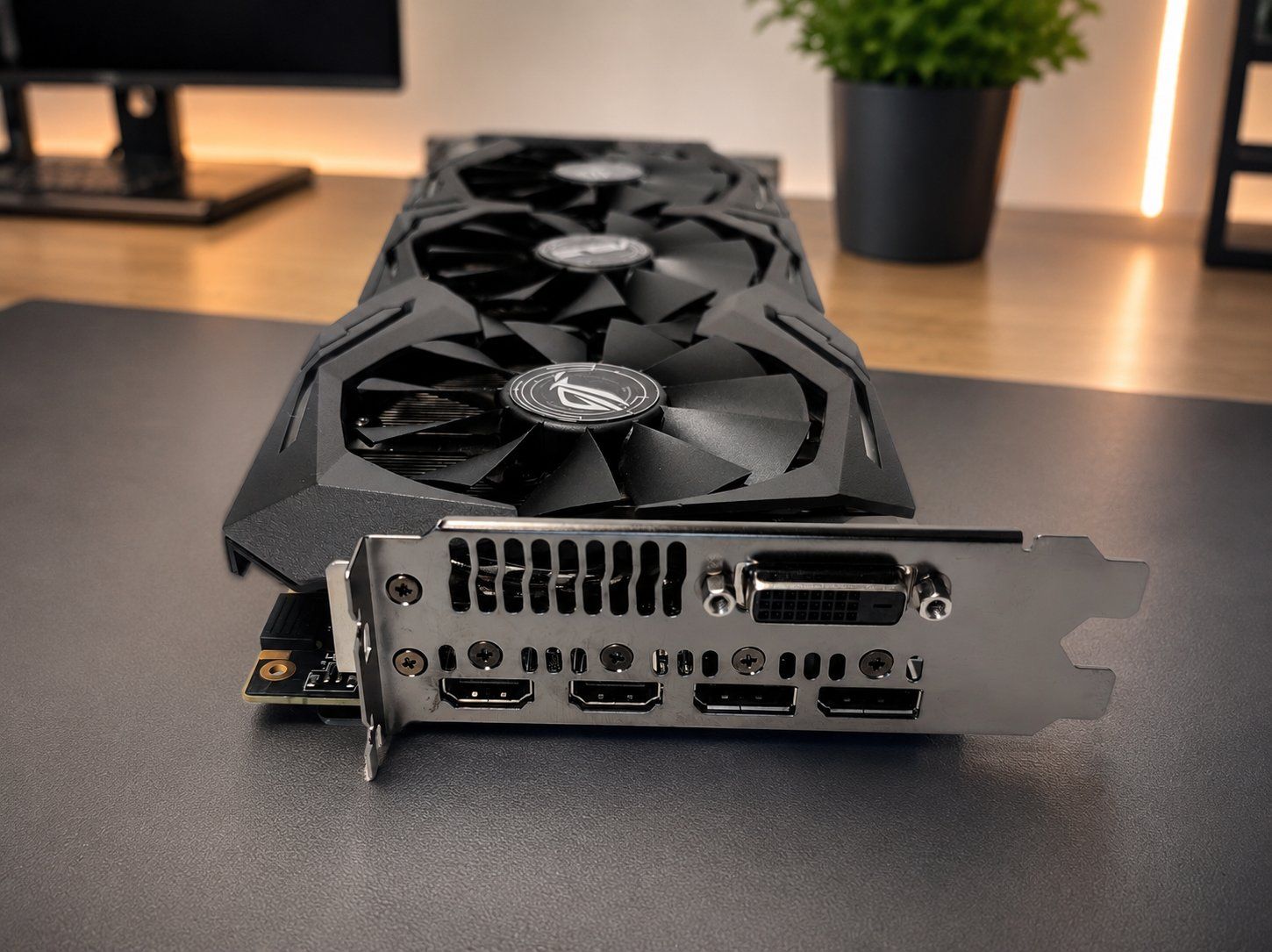 Asus Schede grafiche: ASUS ROG Strix GeForce GTX 1070  8GB – Usato da Wald ZH venduto da 89kingle 1