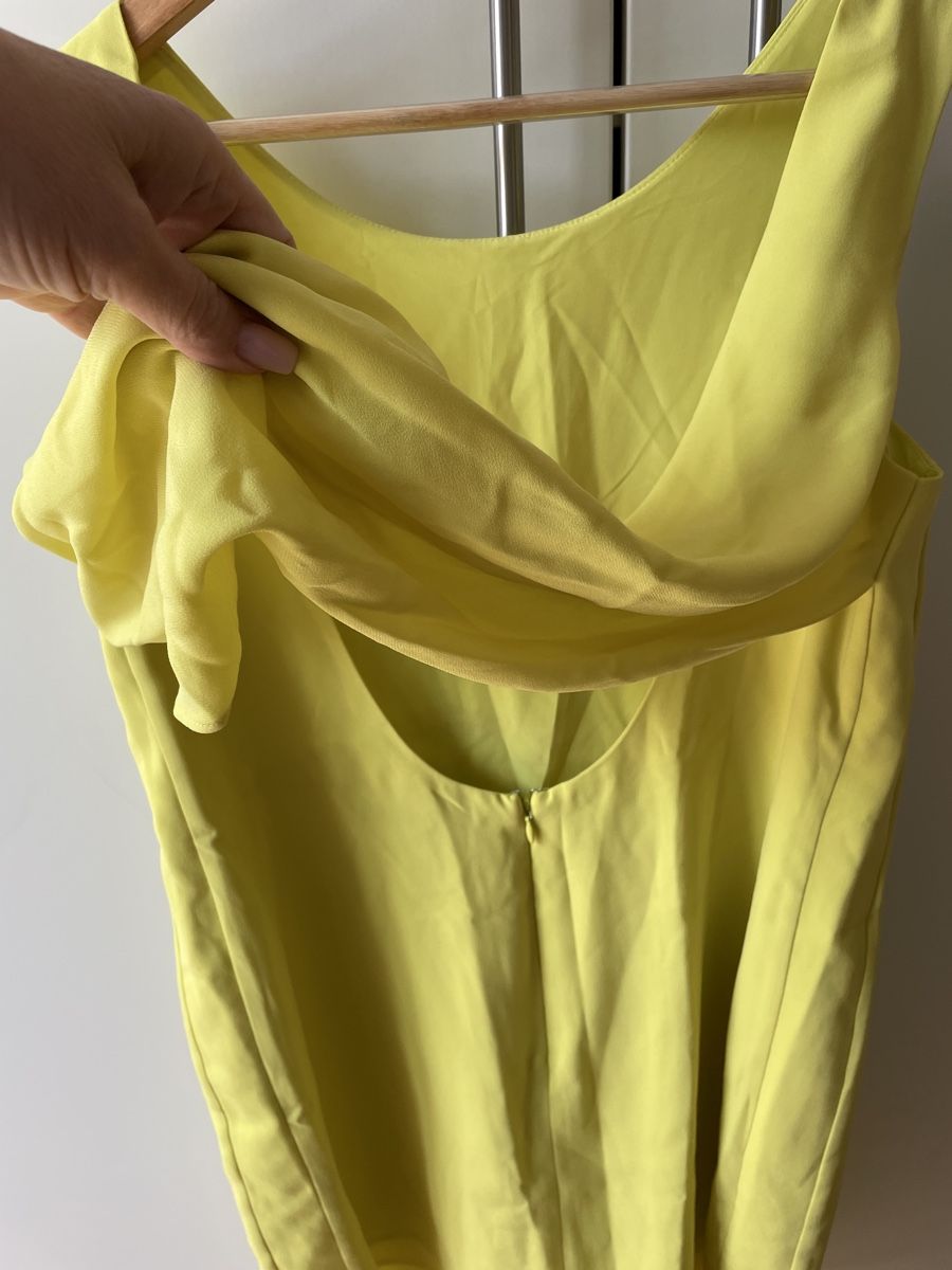 Kleider: Robe BCBG MaxAzria 40 – Gebraucht aus Montagny-la-Ville von Sissi-Sissi 2