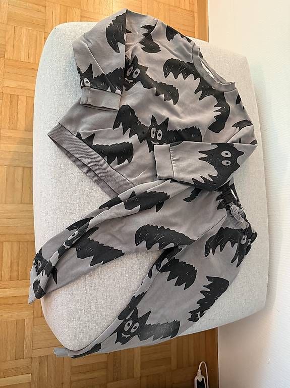 Lotti & Set di vestiti: Set H&M Gr. 110 – Usato da Küsnacht ZH venduto da Leen 1