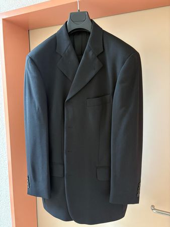 Herrenanzug zu verkaufen (Schwarz, Grösse 48)