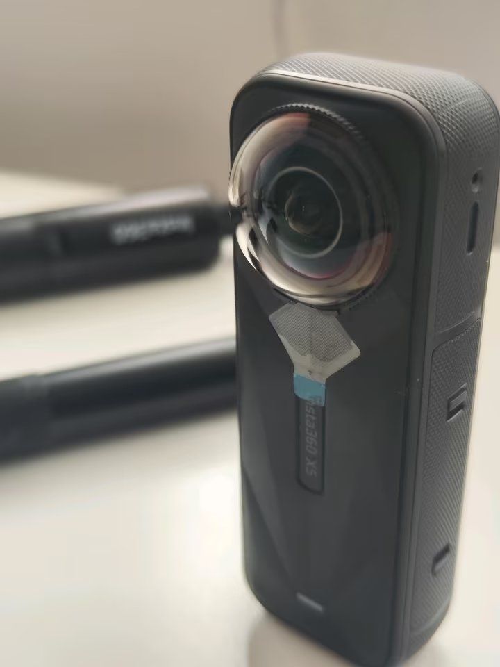 Insta360 Action Cam: Insta360 X5 mit original Zubehör – Usato da Lachen SZ venduto da leger 1