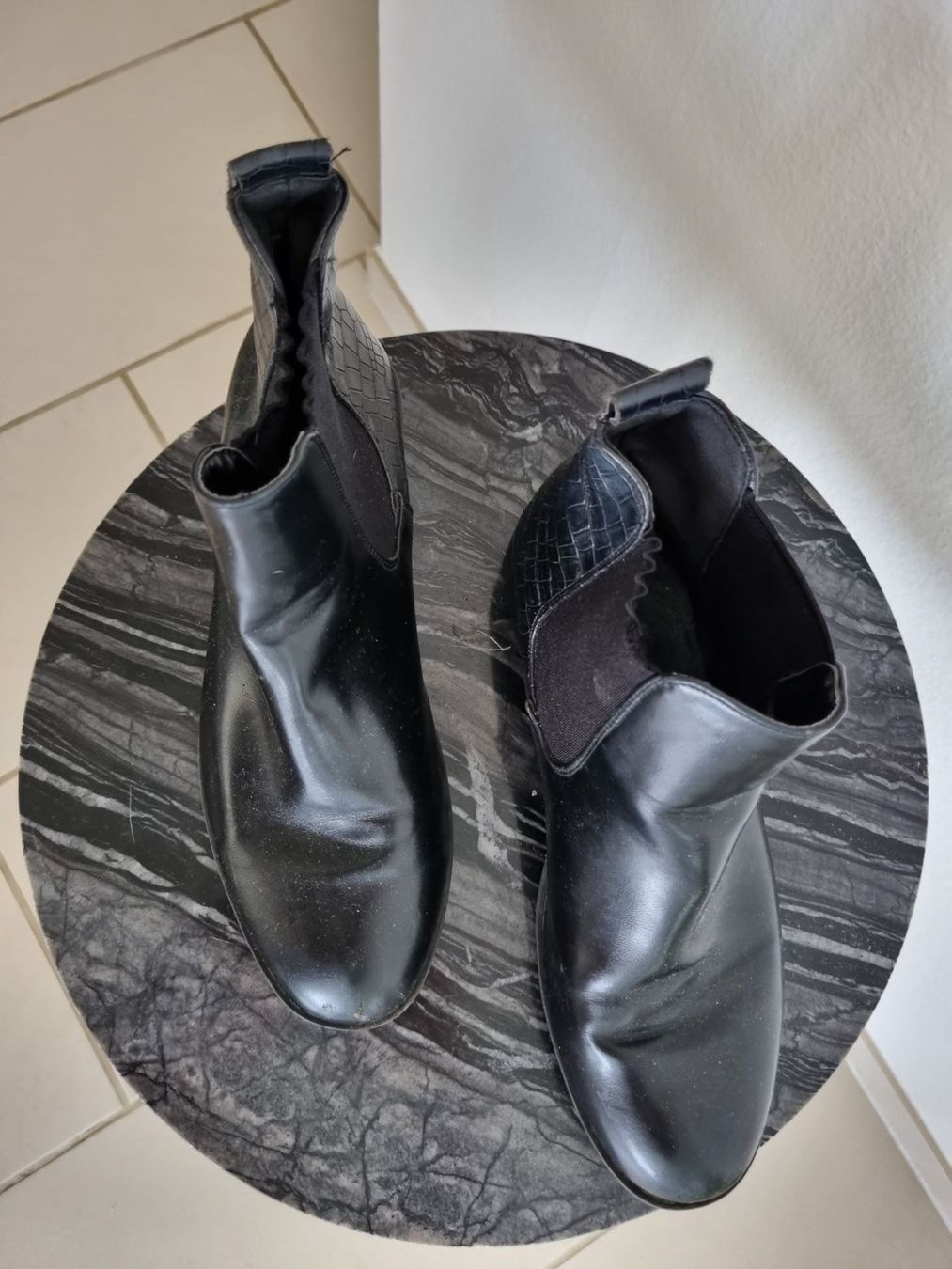 Scarpe da donna: Schwarze Kunstleder Stiefeletten Gr 38 – Usato da Bassersdorf venduto da Sandy456 1