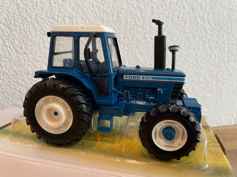 Tracteur ford 8700 4wd - série limitée - britains 43409 BRI43409