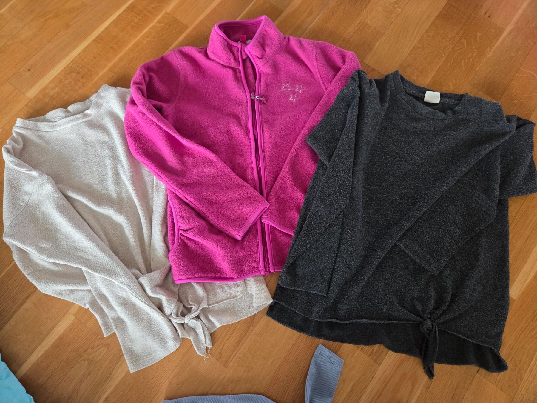 Lotti & Set di vestiti: Jacken Pulli Gr 134 / 140 – Usato da Port venduto da Darialina 2