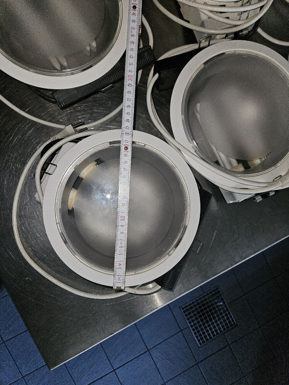Lampadari & plafoniere: Deckeneinbauleuchten Gastroküche – Usato da Morschach venduto da Hanswi 2