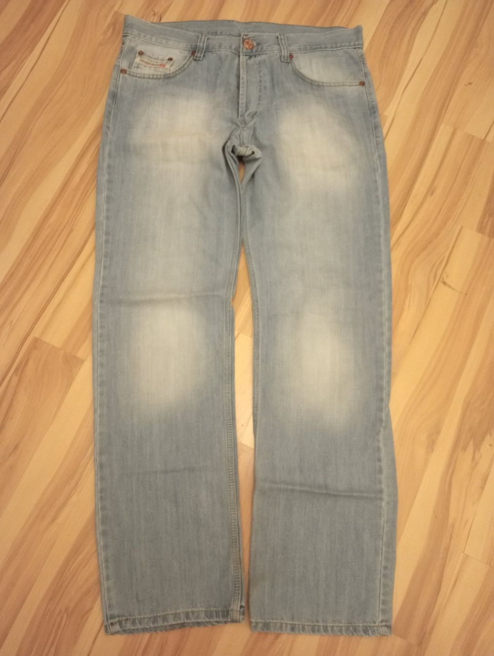 Diesel Jeans: Jeans DIESEL Gr.34 – Neuf (Voir description) à Rüfenacht BE par anemask