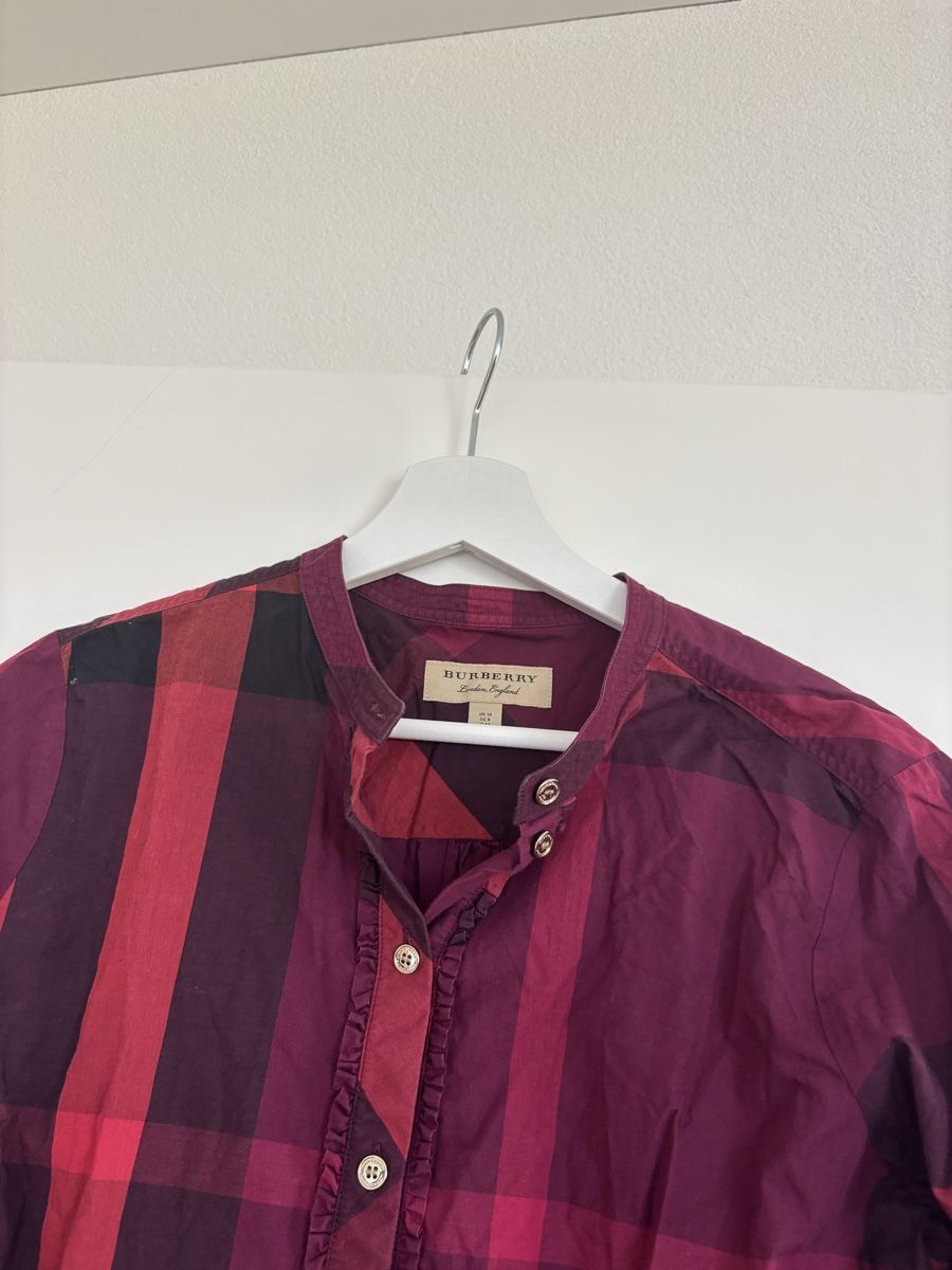 Burberry Chemisiers: Burberry Oberteil – D'occasion à Altendorf par nic_5fbv 1